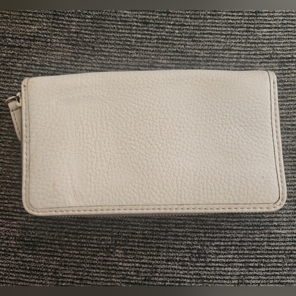 Vintage Leather Banana Republic Cream Women's Wallet - Picture 2 of 9